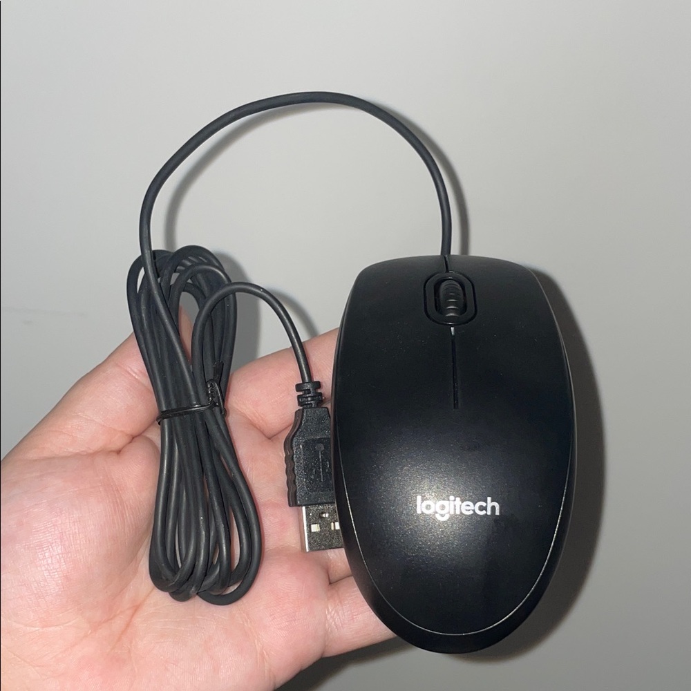 Logitech b100 Black Wired USB Mouse